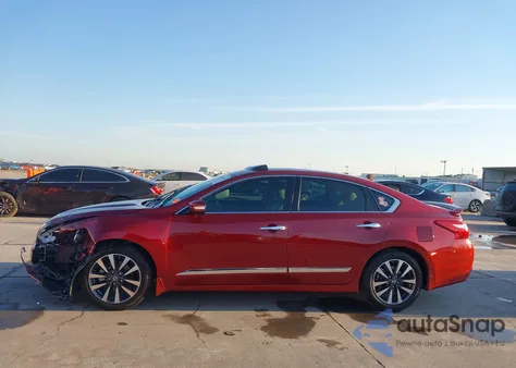 2017 Nissan Altima 2.5 Sv z USA, uszkodzony, nr VIN 1N4AL3AP9HC194620